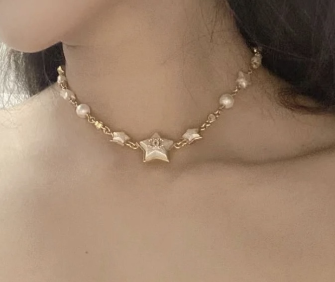 パーティから普段使いまで コメットモチーフ CHANEL ネックレス パーティから普段使いまで コメットモチーフ CHANEL ネックレス