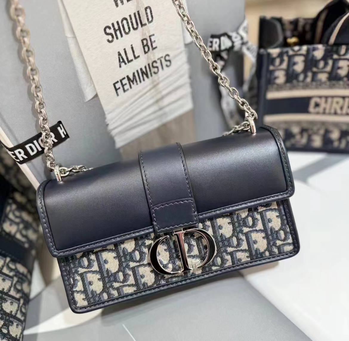 【シルバー金具でクールに】DIOR 30 チェーンバッグ