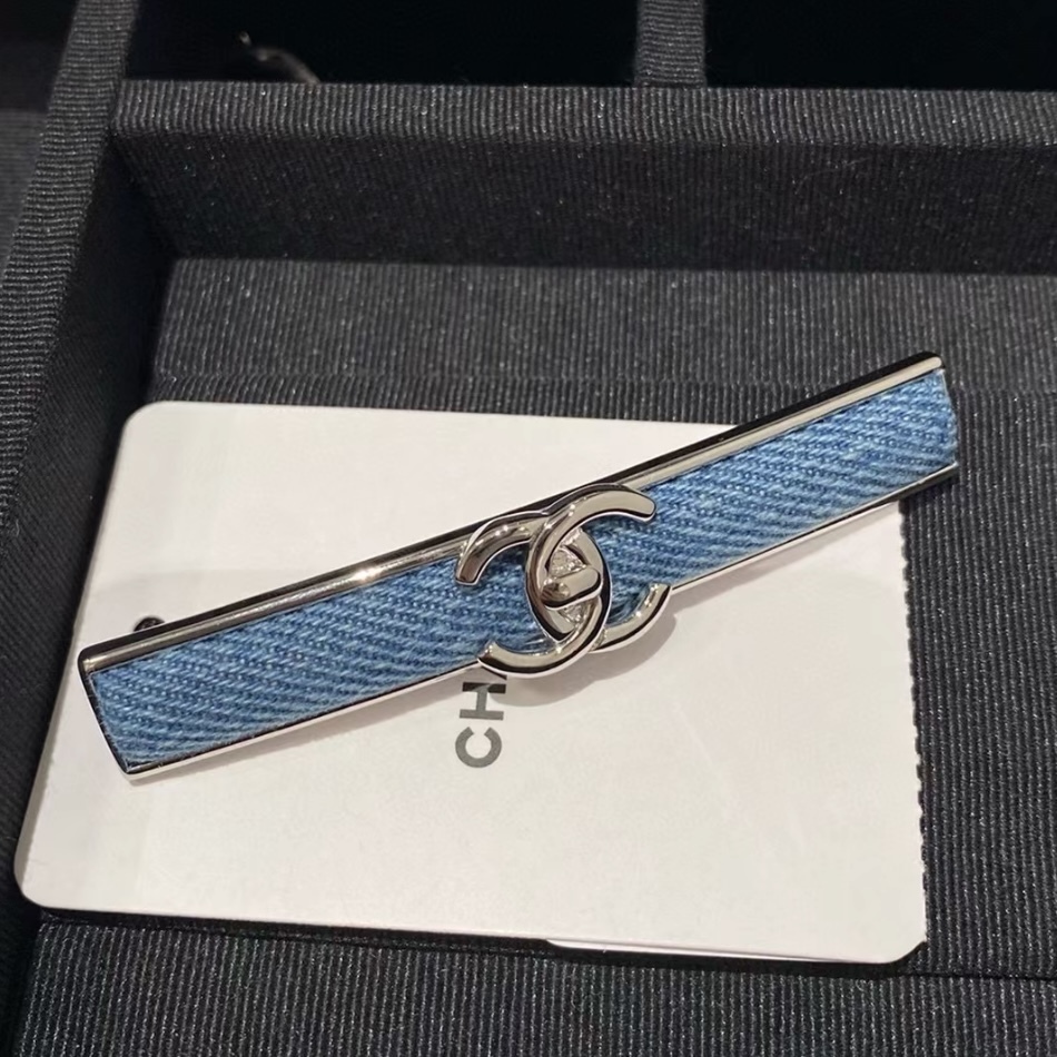 【いつものまとめ髪にプラスするだけ♪】CHANEL バレッタ デニム
