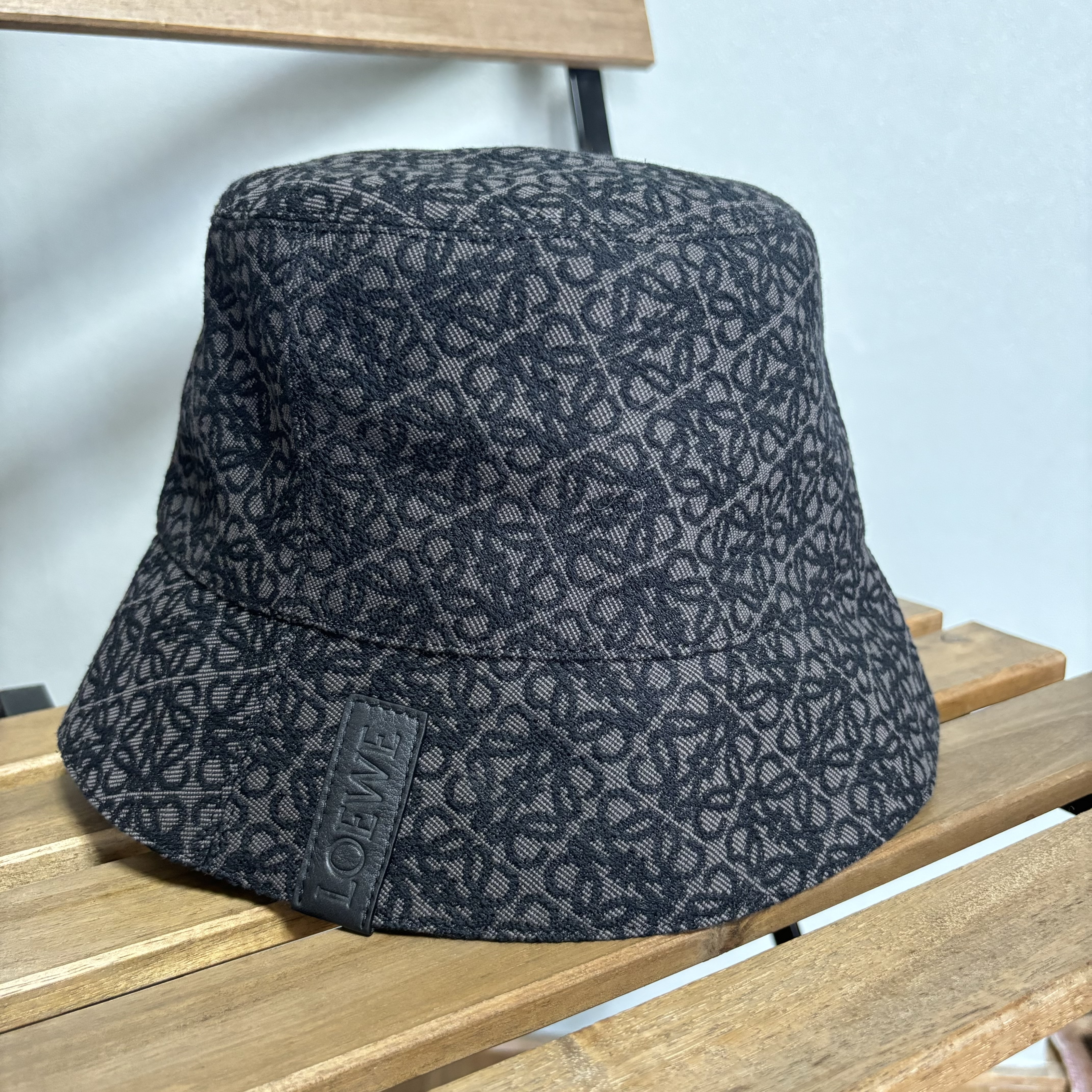1点限り!! LOEWE リバーシブル アナグラム バケットハット