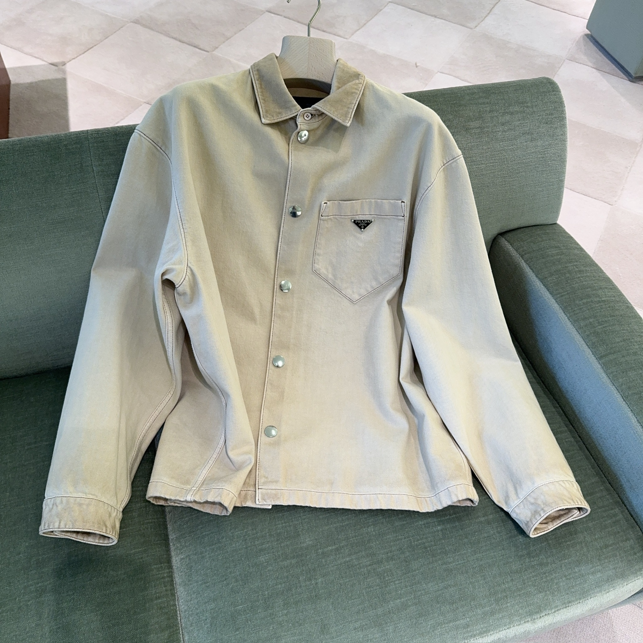関税込 PRADA | Worn bull-denim shirt