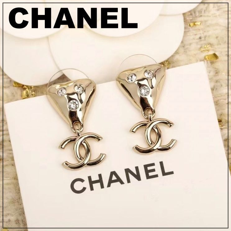 CHANEL 24B《控えめに揺れる♪》CCピアス