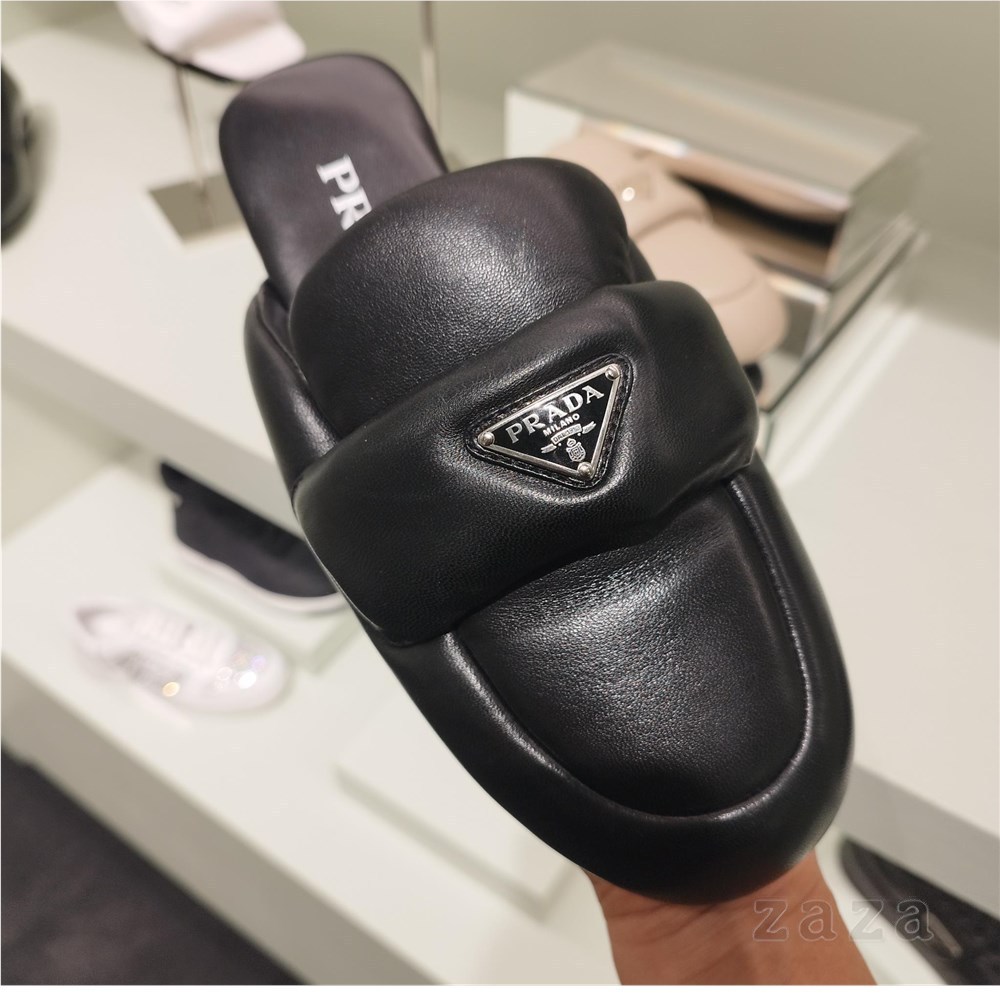 【送料込み】セール★PRADA★1D109N