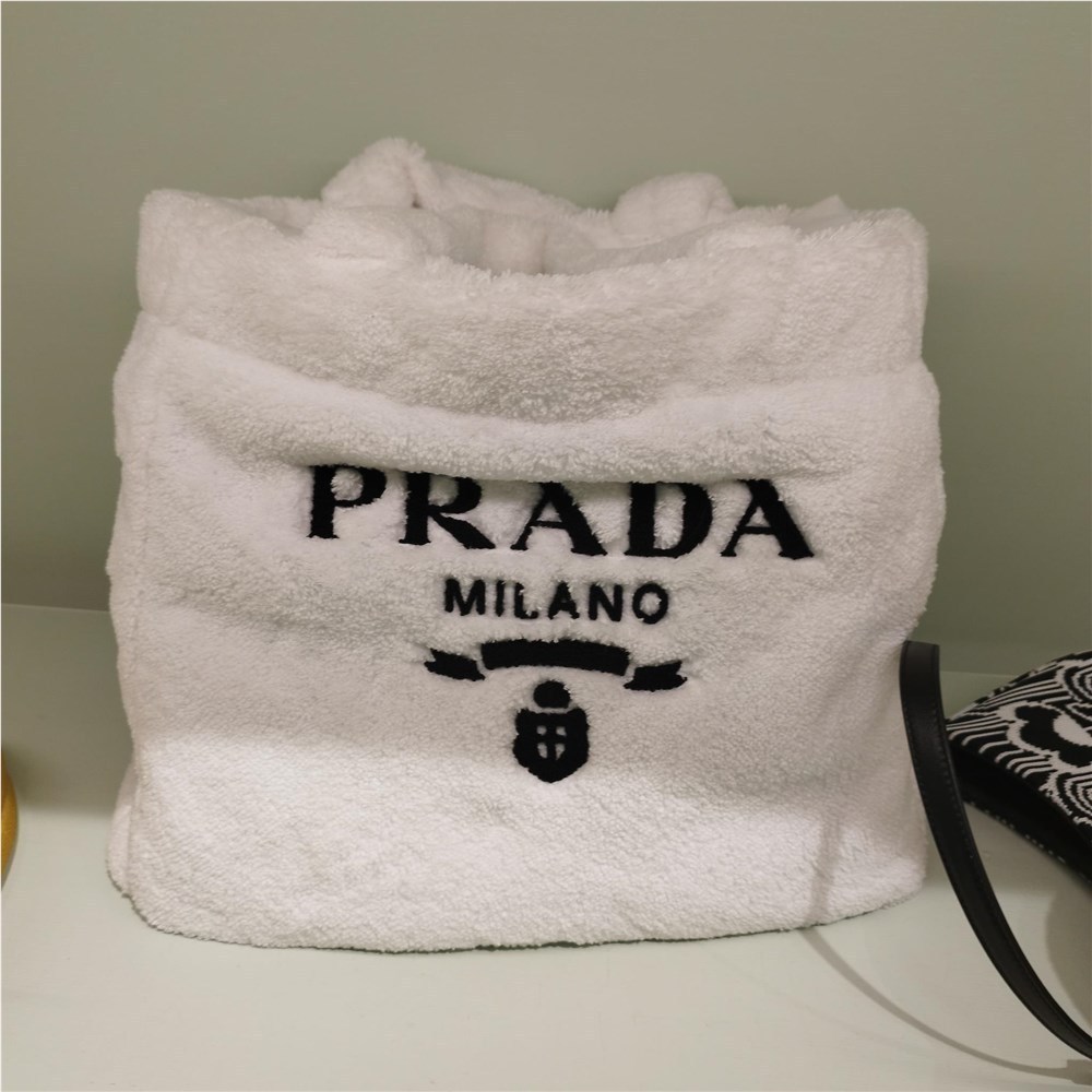 【送料込み】セール★PRADA★1BG130