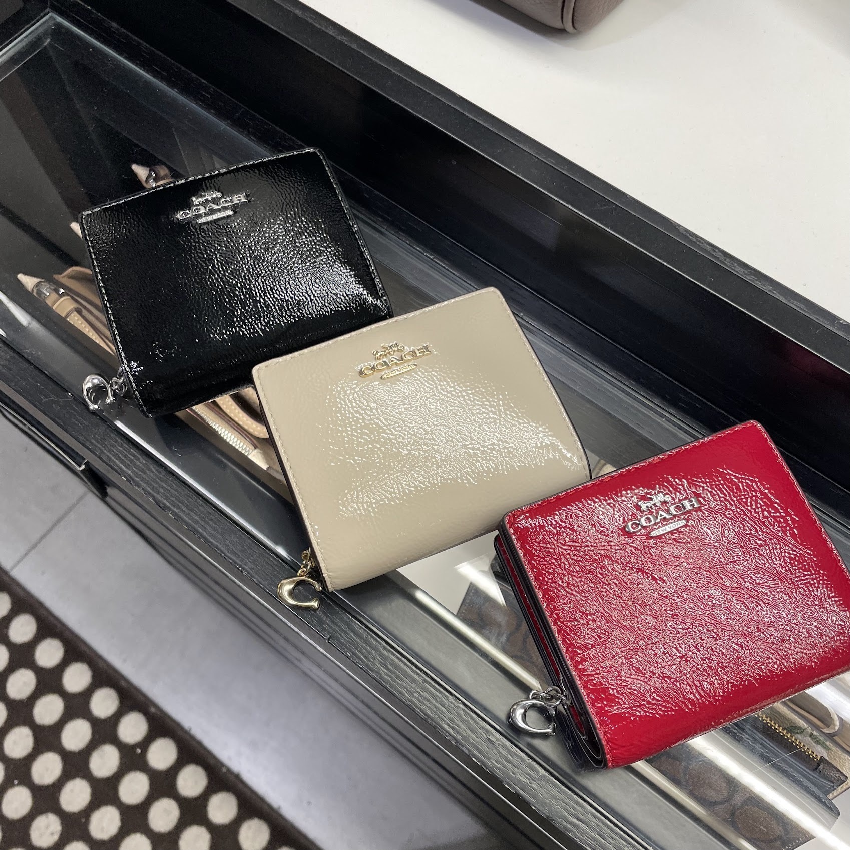 新作 COACH ID スナップ ウォレット・パテント レザー CW790