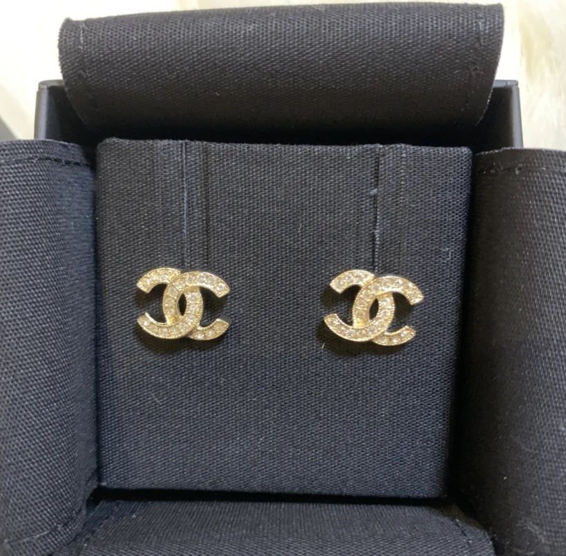 【キラキラが大人可愛い♡】 エレガント CHANEL ピアス キラキラが大人可愛い♡】 エレガント CHANEL ピアス