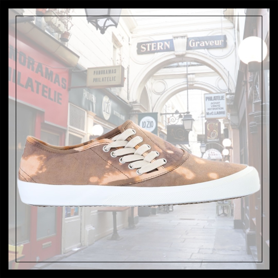 【MAISON MARGIELA】SNEAKERS WITH ASYMMETRIC LACES(関税込み）