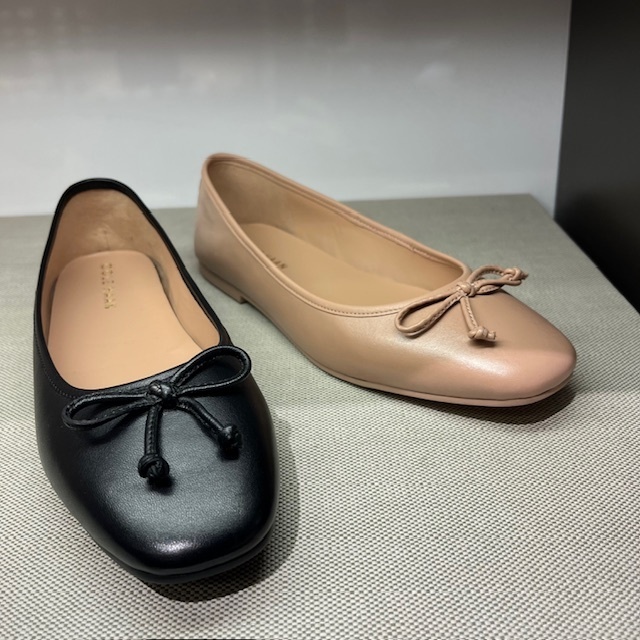 限定!!Cole Haan(コールハーン)リボン フラットシューズ