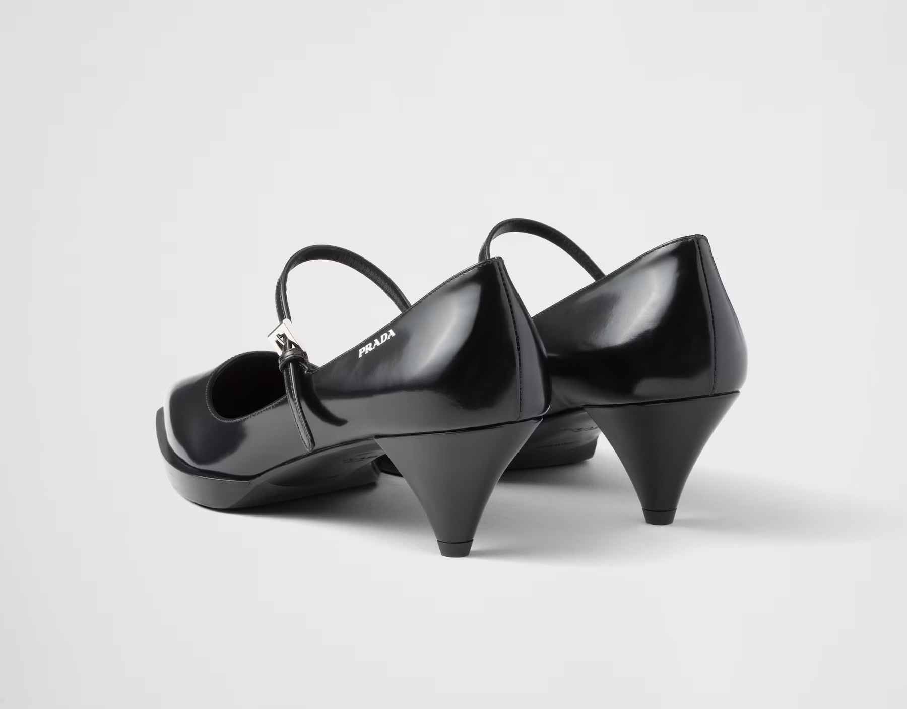 PRADA ランウェイ スタイリッシュ Brushedレザー パンプス