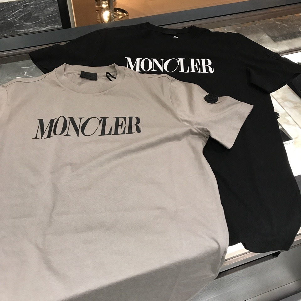 パリ直営店買付！【MONCLER】90年代風ロゴTシャツ☆３色