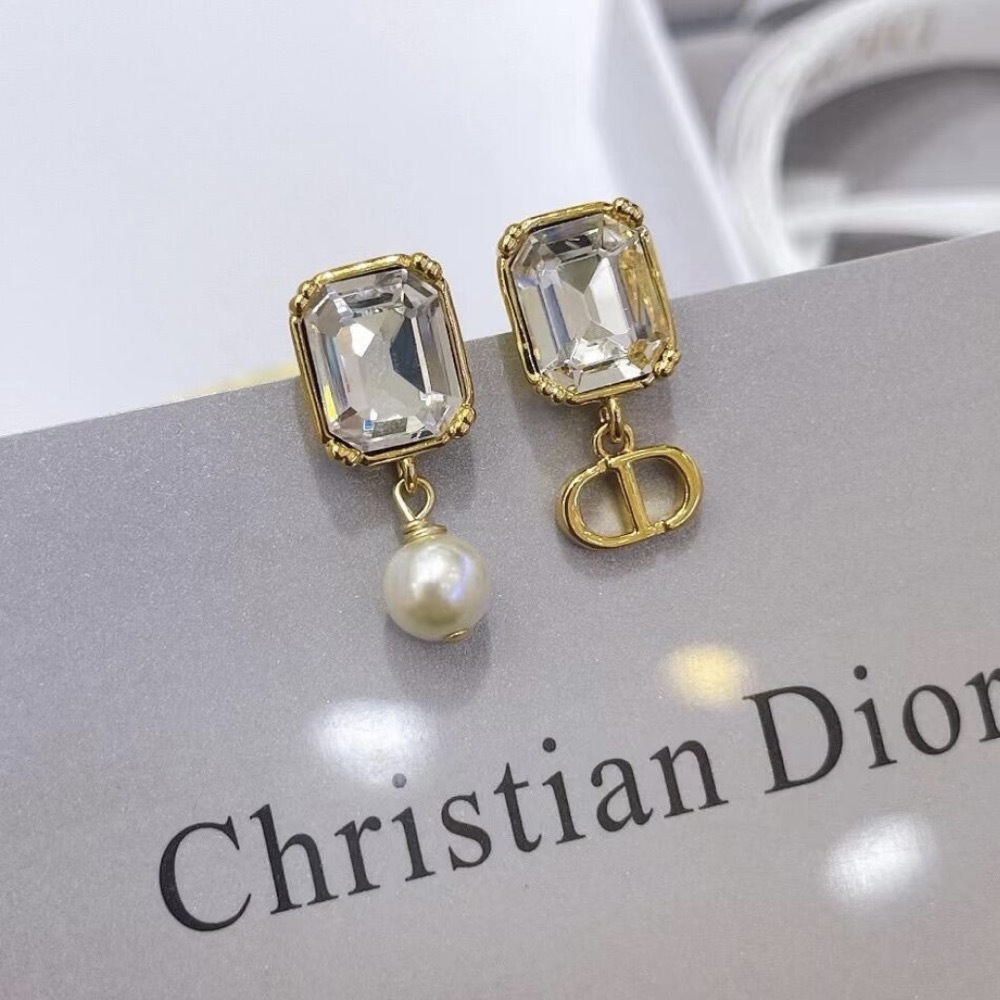 洗練された煌めき☆上品【DIOR】Petit CD ピアス