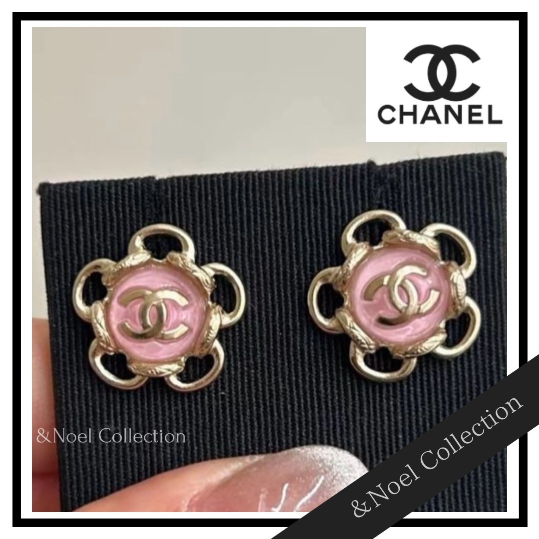 大人気のロゴ♡キュートなビジュー【CHANEL】ピアス 大人気のロゴ♡キュートなビジュー【CHANEL】ピアス