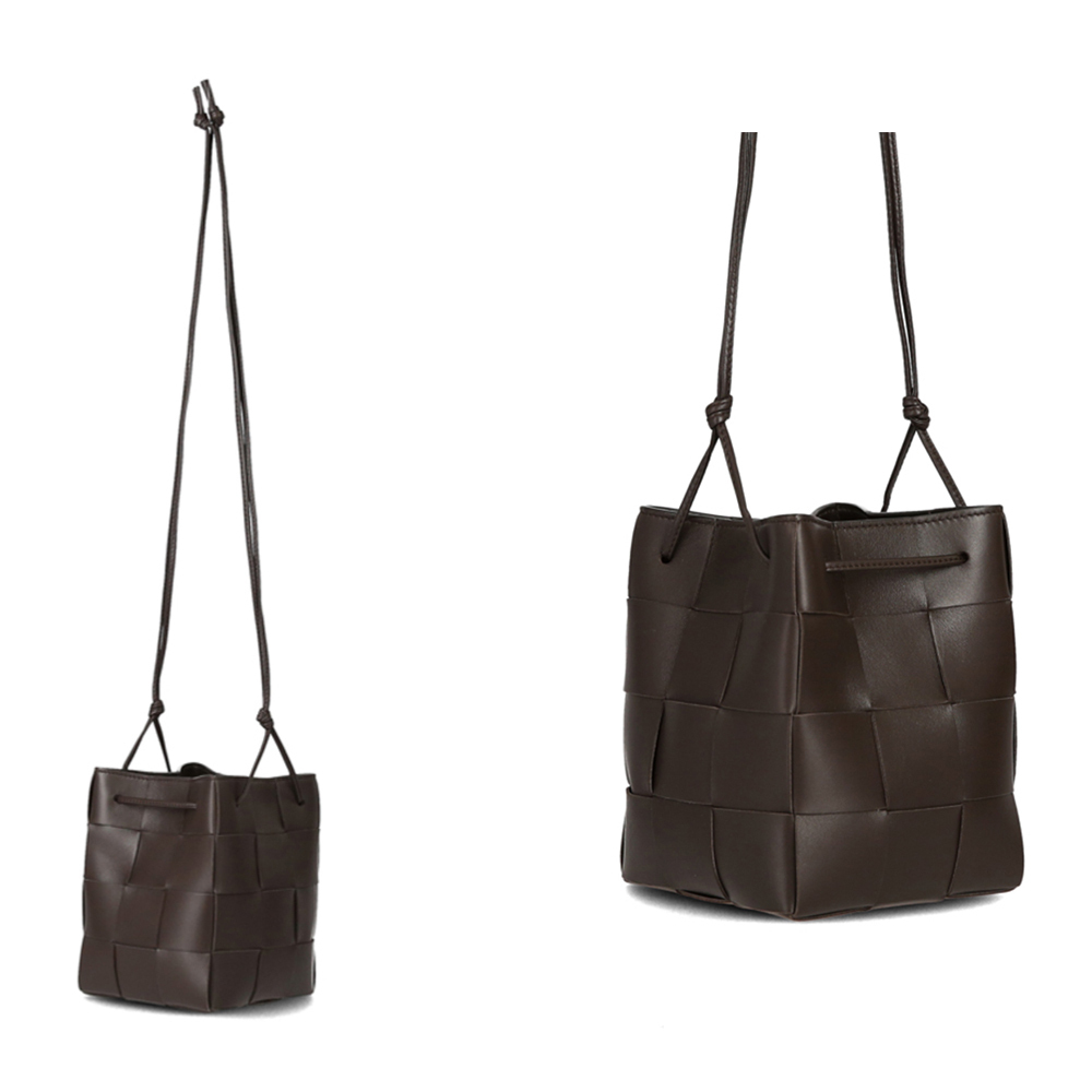 関税負担なし☆BOTTEGA VENETAスモールカセットィバケットバッグ
