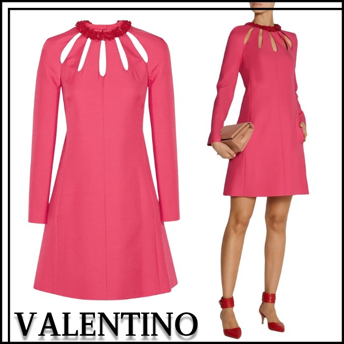 《上質な素材の輝き》【VALENTINO】カットアウト ワンピース