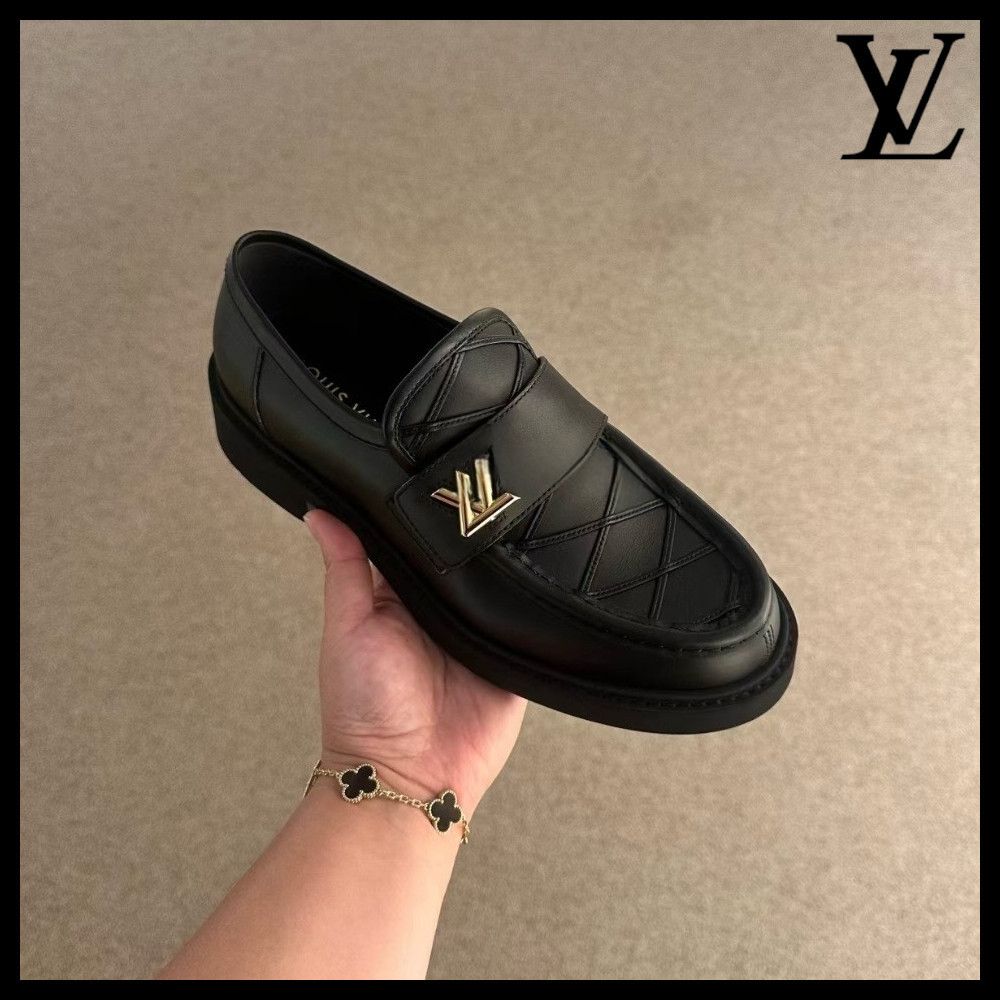 【洗練された大人の魅力◎】Louis Vuitton★アカデミーモカシン