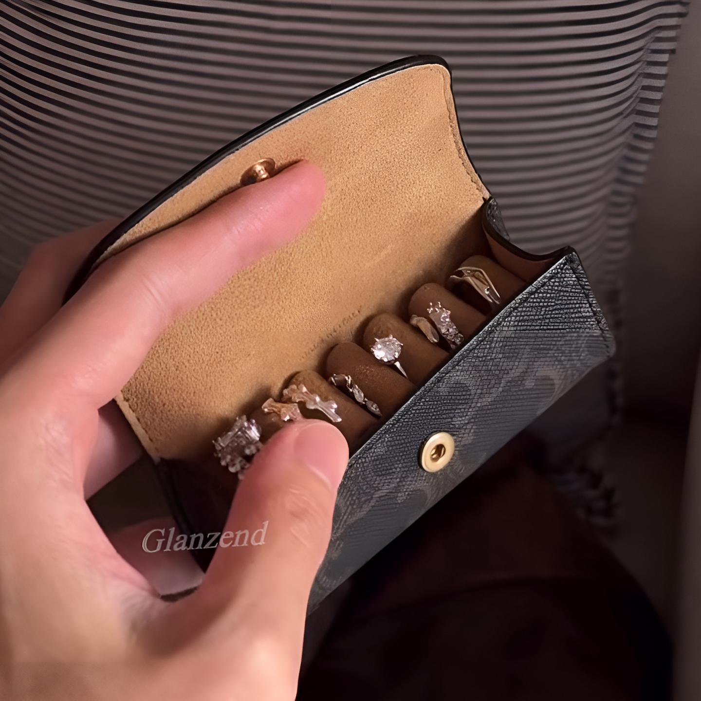 ギフトにも♪【CELINE】トリオンフキャンバス リングケース