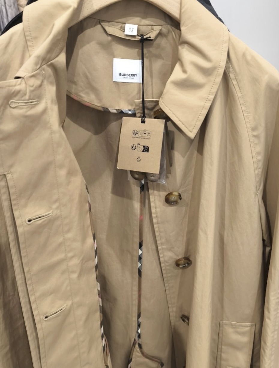 【BURBERRY】CLAREBURY シンプルおしゃれなステンカラーコート BURBERRY】CLAREBURY シンプルおしゃれなステンカラーコート
