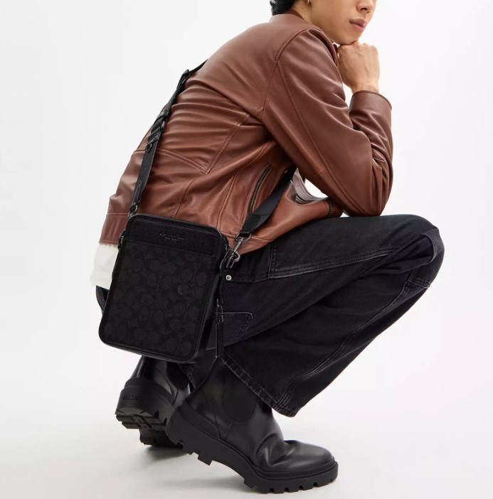 ショルダーバッグ COACH Sullivan Crossbody In Signature Canvas CW388