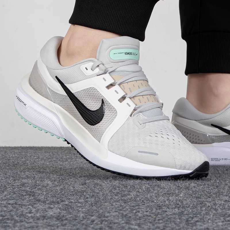 ★NIKE★ AIR ZOOM VOMERO 16 ランニングシューズ メンズ 関税込