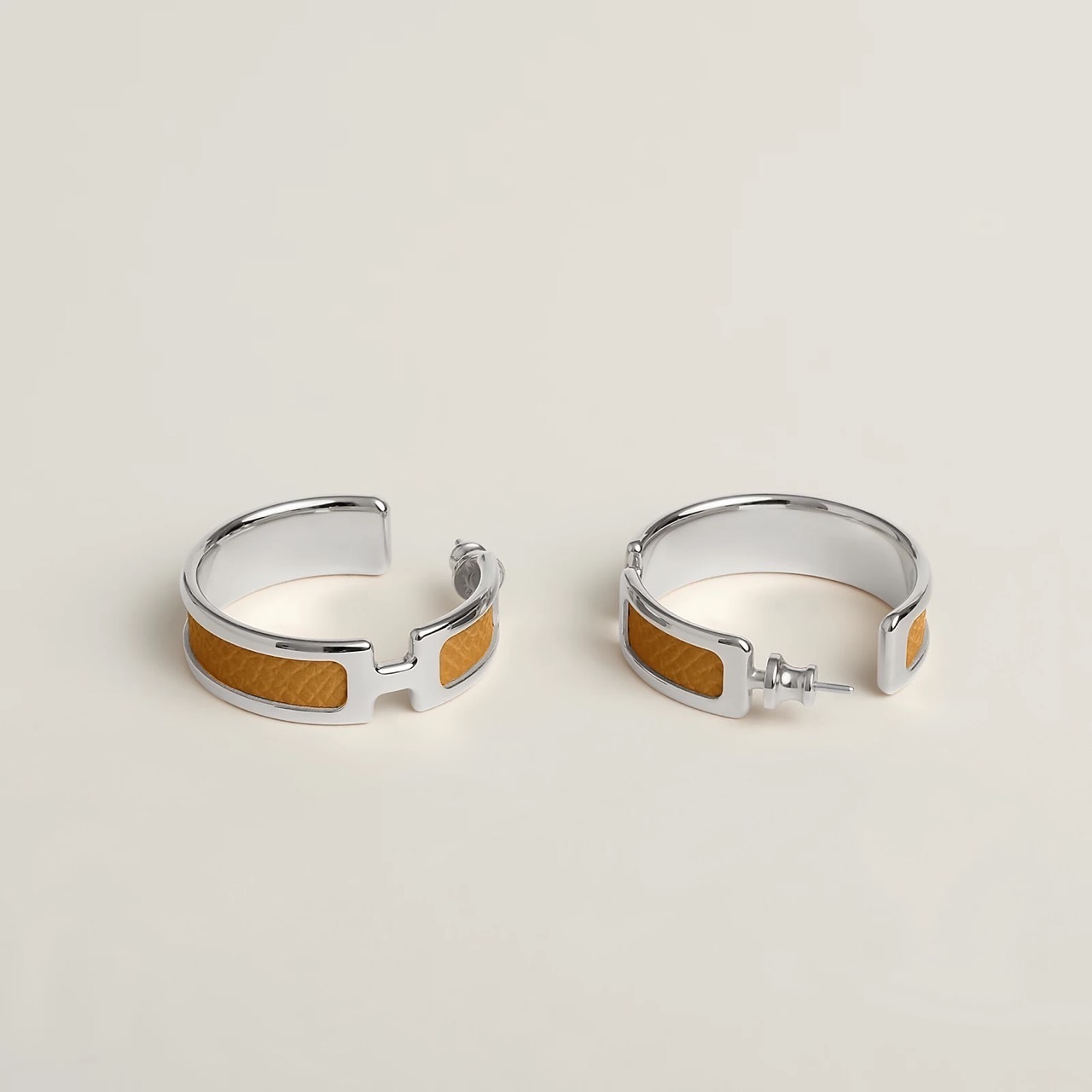 ピアス【HERMES】 《オランプ》