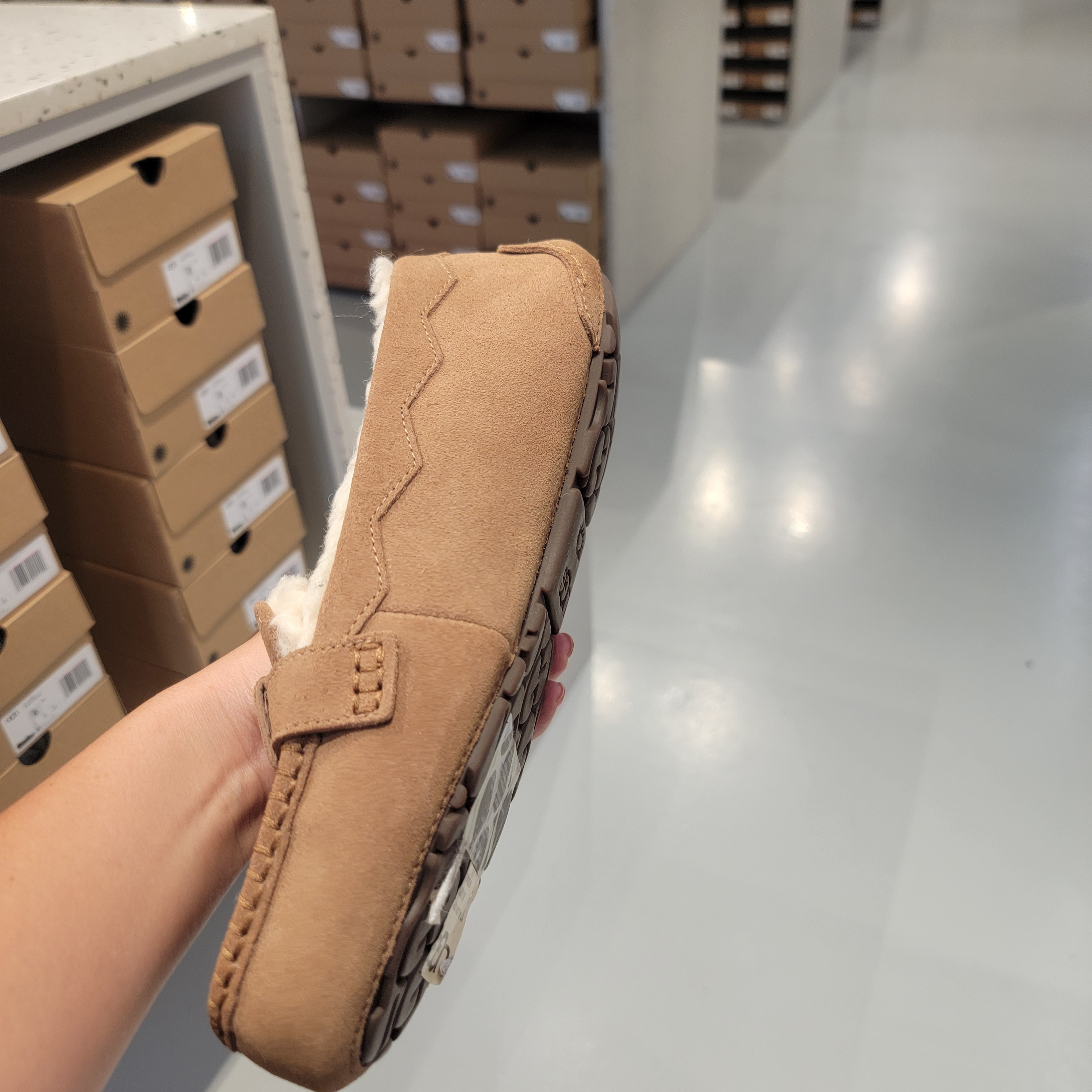 セール【UGG】内側 全面ファースリッポン♪ 暖かくて オシャレ♪ セール【UGG】内側 全面ファースリッポン♪ 暖かくて オシャレ