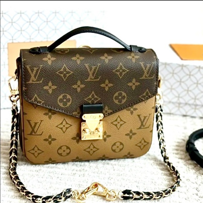 お洒落♪【LOUIS VUITTON】 ポシェット・メティス バックパック