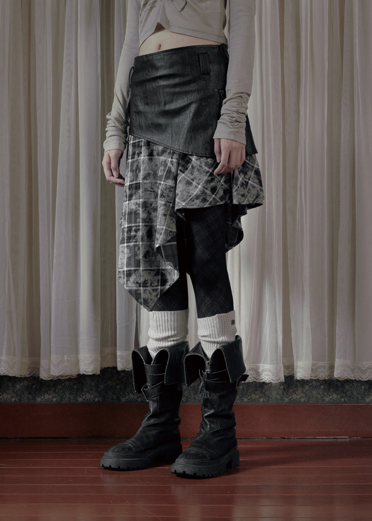《bohemian seoul》 DESTROYED DENIM LONG SKIRT
