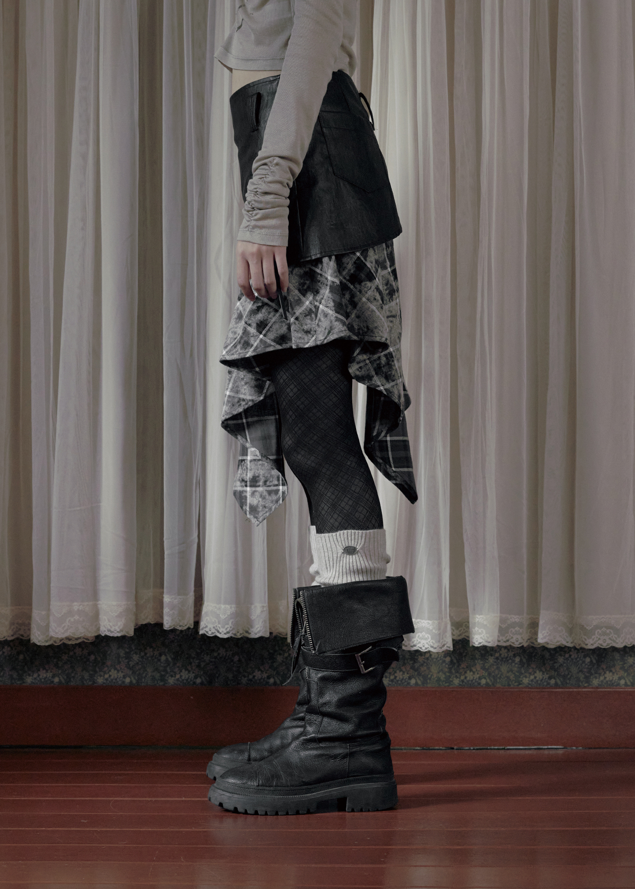 《bohemian seoul》 DESTROYED DENIM LONG SKIRT