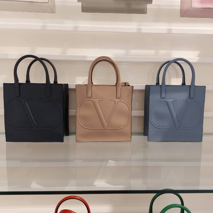 《洗練されたデザイン》【VALENTINO】VLOGO WALK スモールトート
