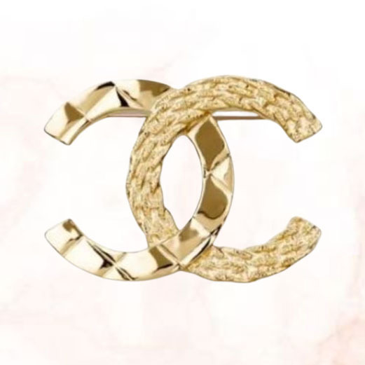 【極小入荷】CHANEL 秋冬メイン限定  CCマークゴールドブローチ