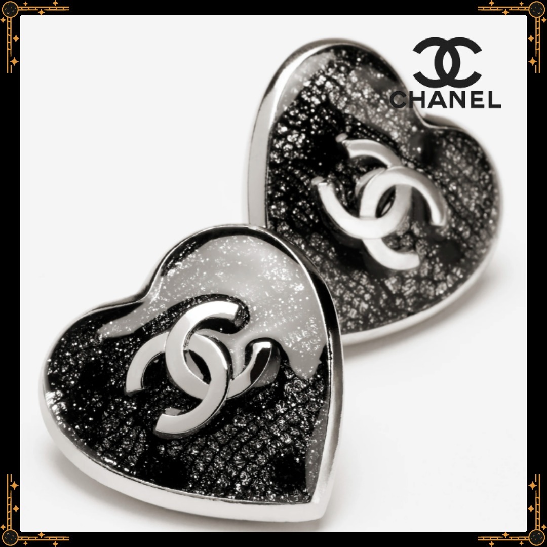 【耳元に気品溢れる香水を】★CHANEL★ピアス★ギフトにも 耳元に気品溢れる香水を】☆CHANEL☆ピアス☆ギフトにも ピアス