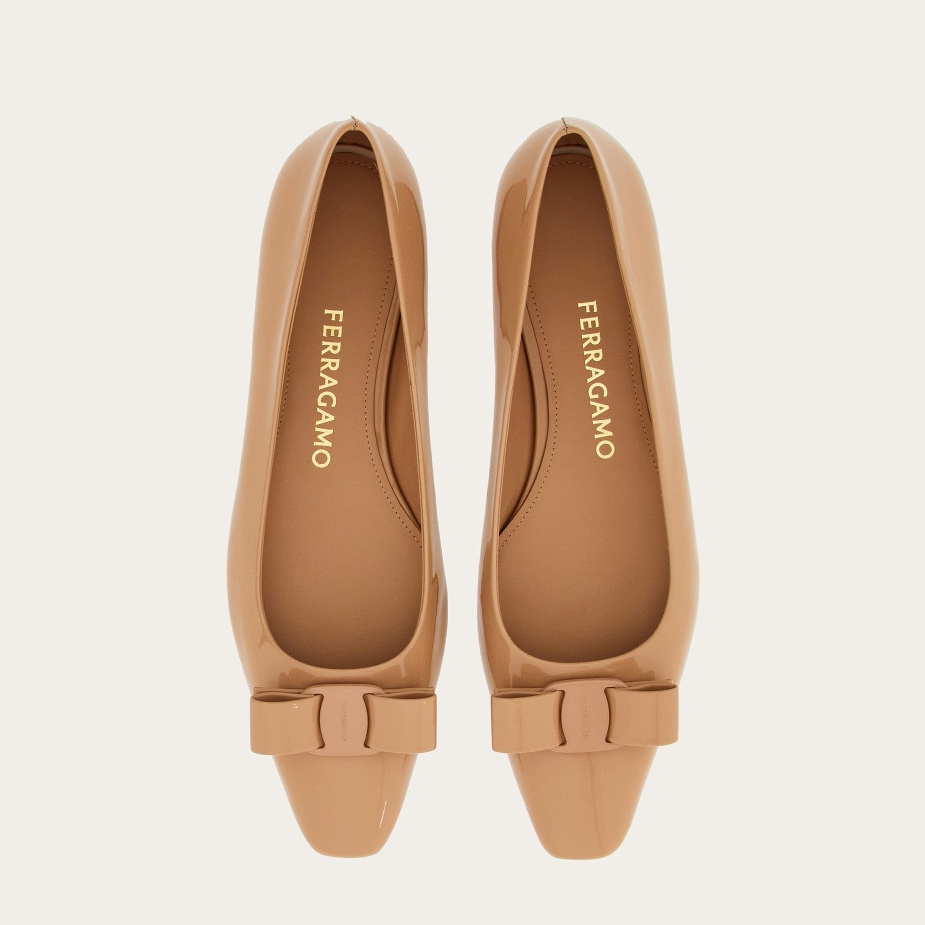 《上品なデザイン》【FERRAGAMO】バレリーナシューズ