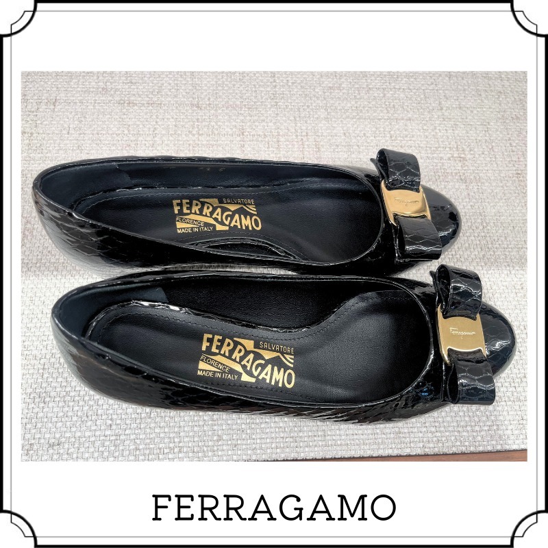 Ferragamo フェラガモ VARA10 ヴァラ リボンパンプス 型押し