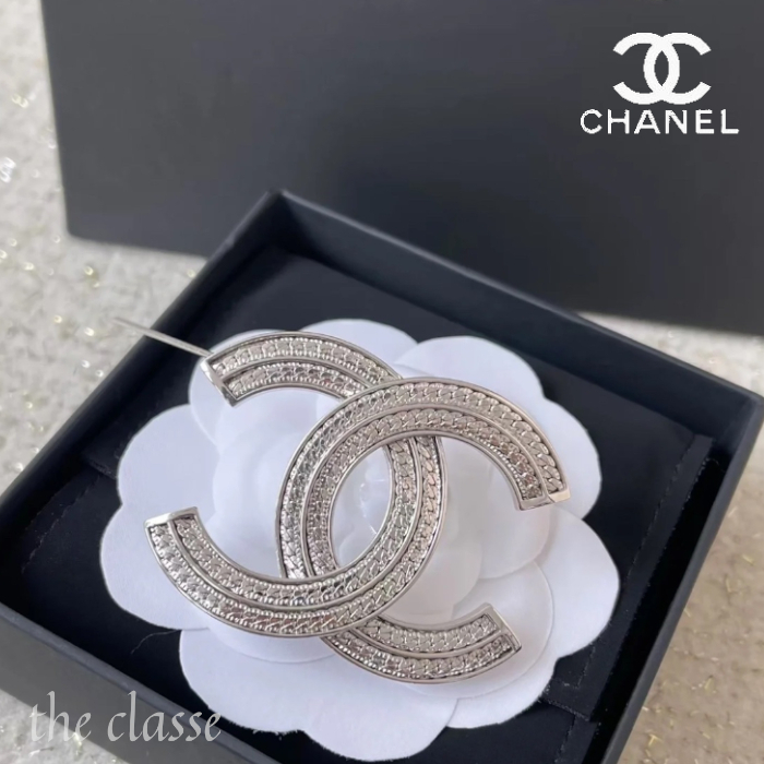 【シンプルで素敵♪】お洒落のアクセントに☆ CHANEL ブローチ