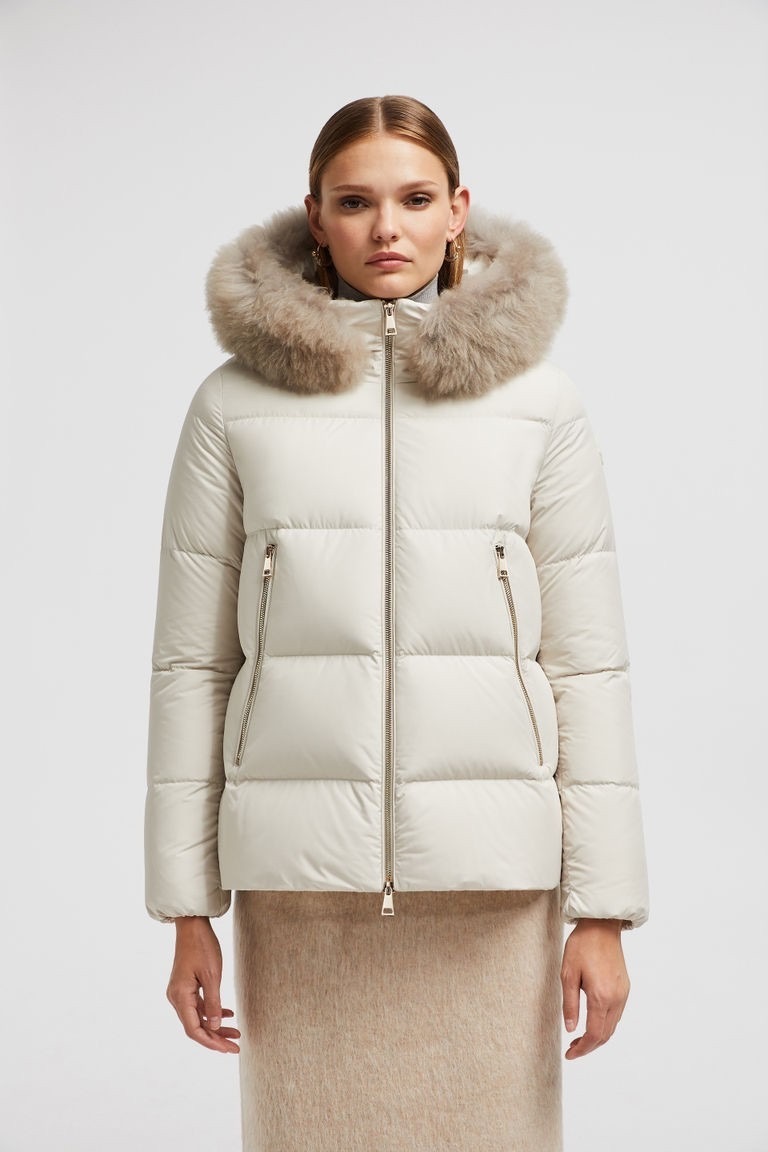 《直営店買付》MONCLER LAICHEFURショートダウンジャケット