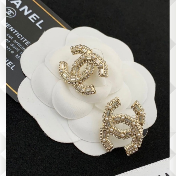 煌めきが耳元を飾る☆】CHANEL ピアス ピアス