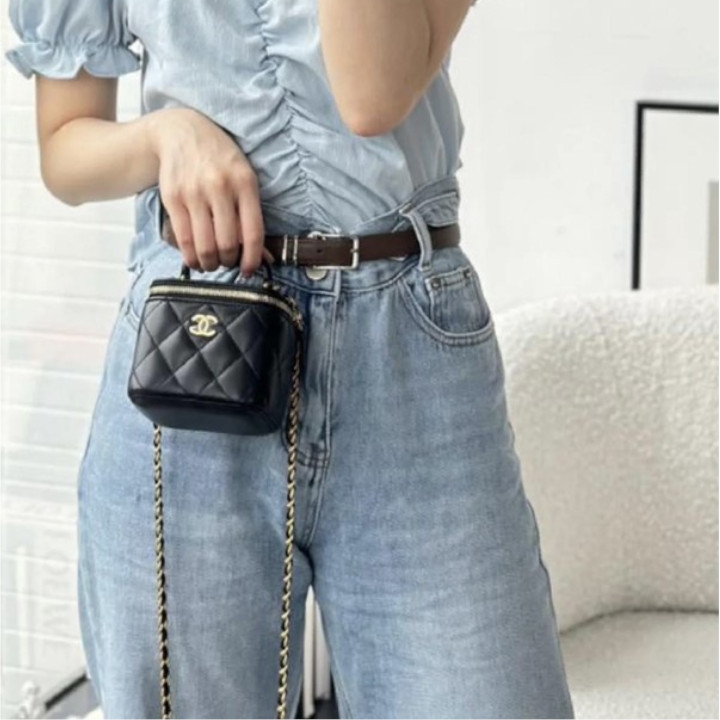 《可愛いサイズ♪大人気★》CHANEL ヴァニティーケース ブラック