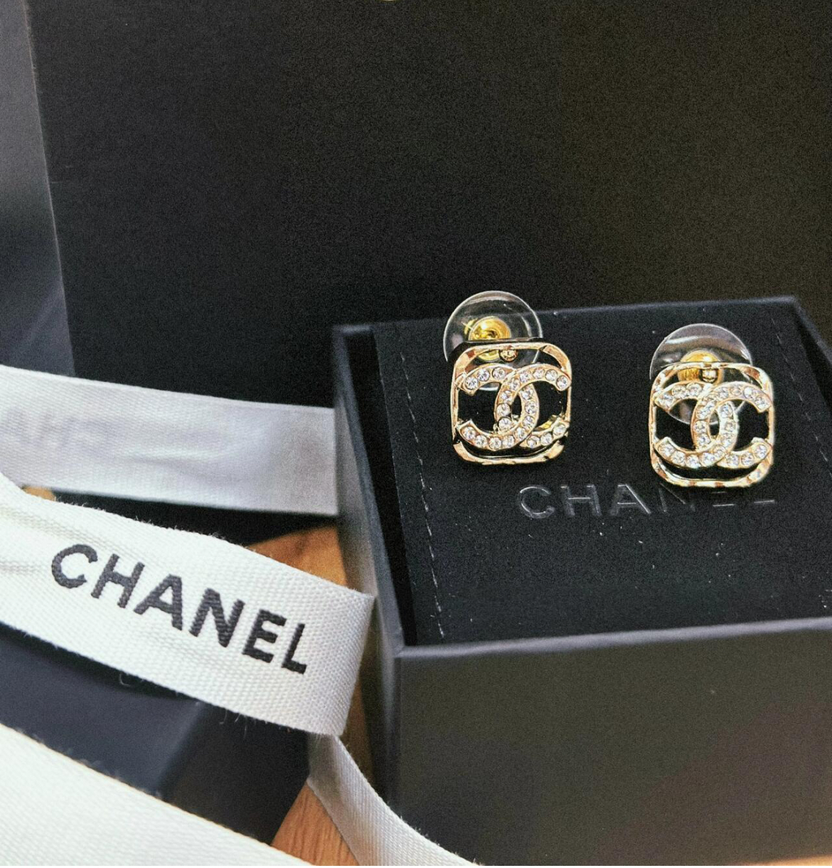 お洒落なスクエアデザイン♡【CHANEL】COCOピアス お洒落なスクエアデザイン♡【CHANEL】COCOピアス