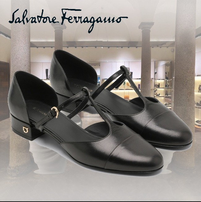 正規店買付【FERRAGAMO】Tストラップ サンダル