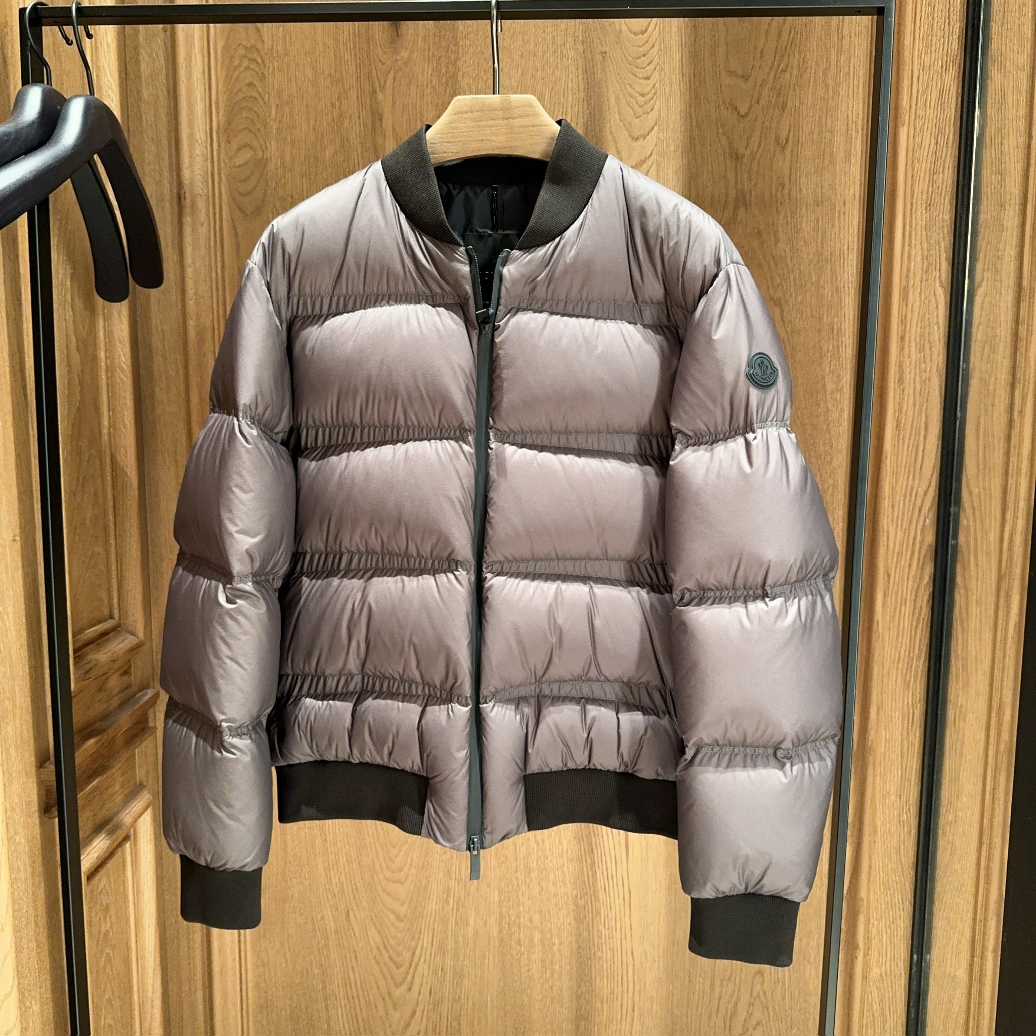 関税込 MONCLER Vioz SHORT DOWN JACKET