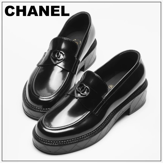 CHANEL 24K《CCマークを囲むハート♪》ローファーブラック