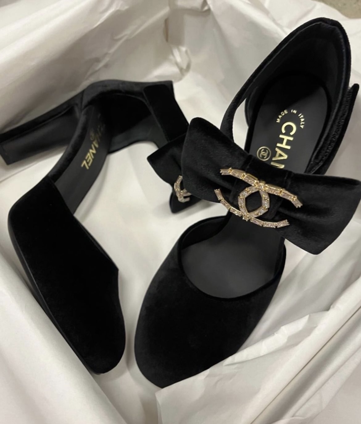 華やかな足元に♪【CHANEL】パンプス 足元のリボンが可愛い】 CHANEL 《メリージェーン》 パンプス