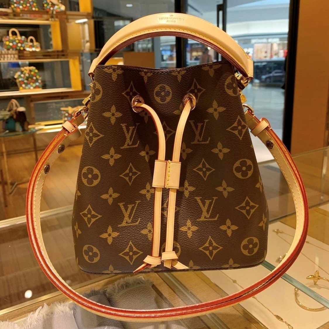 【直営店SALE価格！】Louis Vuitton 定番人気♪ ネオノエ BB