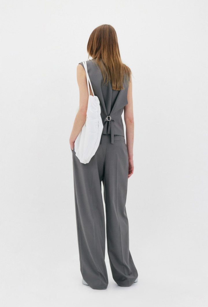 ☆韓国の人気☆【LOW CLASSIC】☆DEEP TUCK TROUSER☆パン.ツ☆ LOW CLASSIC