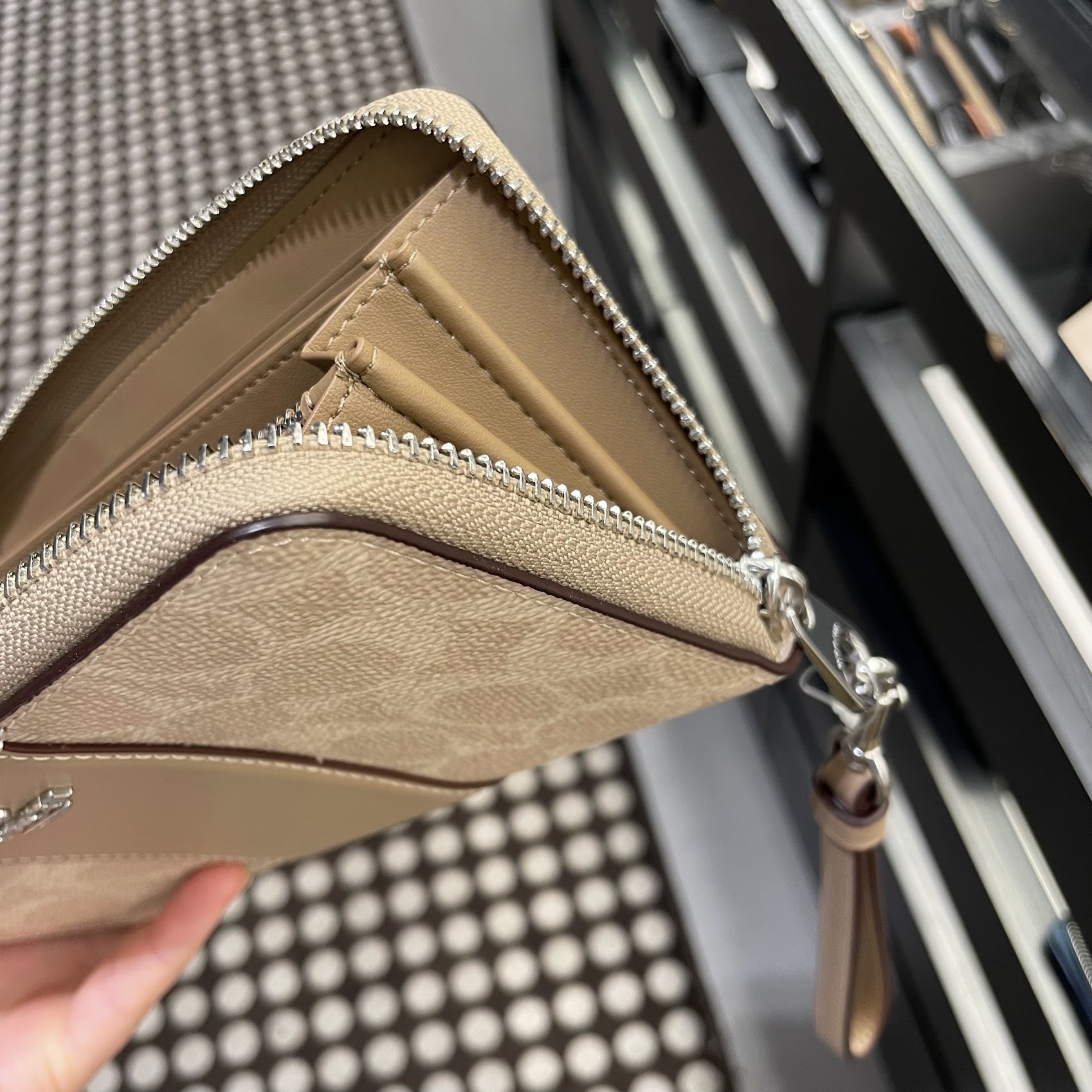 COACH ストラップ付◆シグネチャー キャンバス・ストライプCW947 COACH ストラップ付◇シグネチャー キャンバス・ストライプCW947