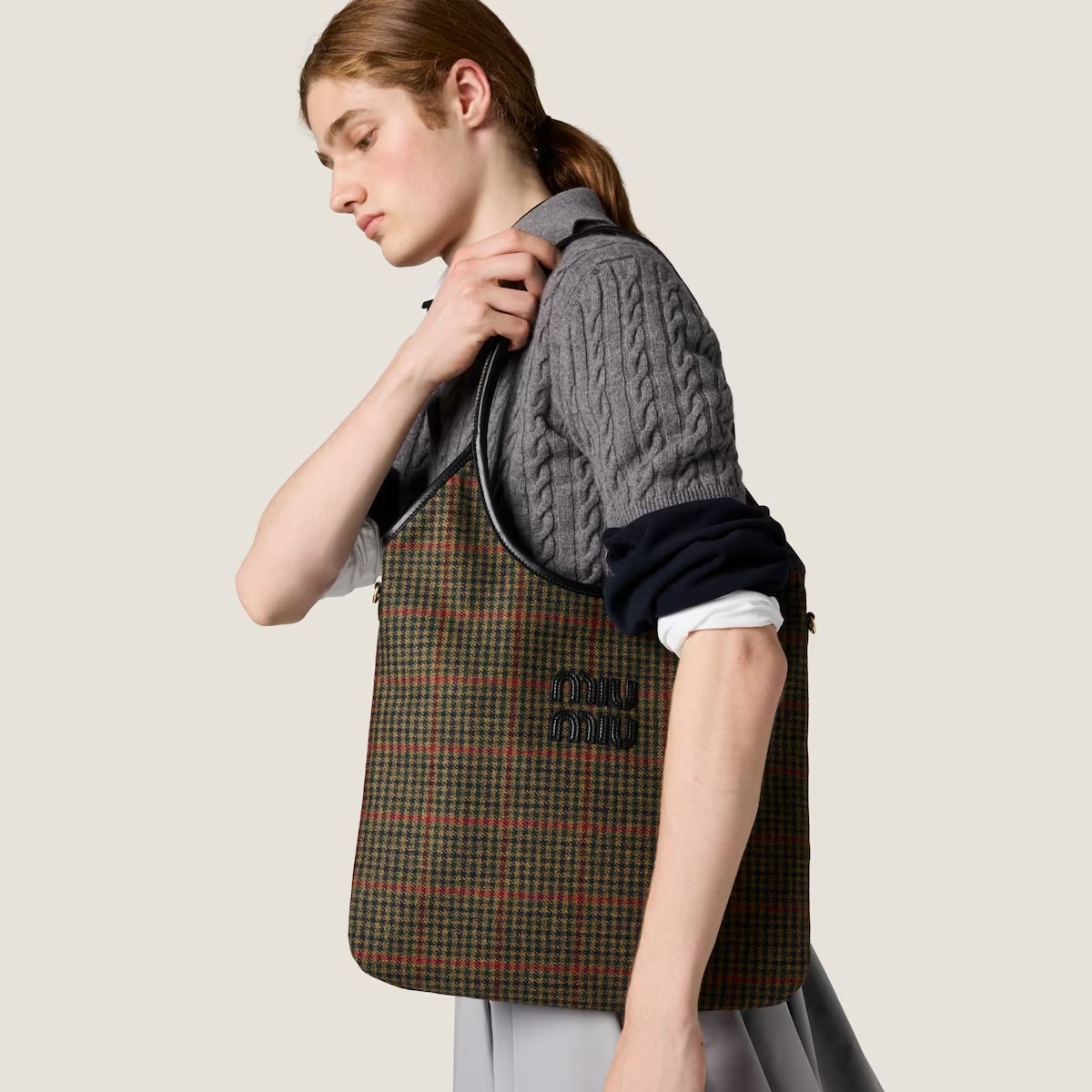 《送料無料》 MIU MIU IVY tartan tote bag