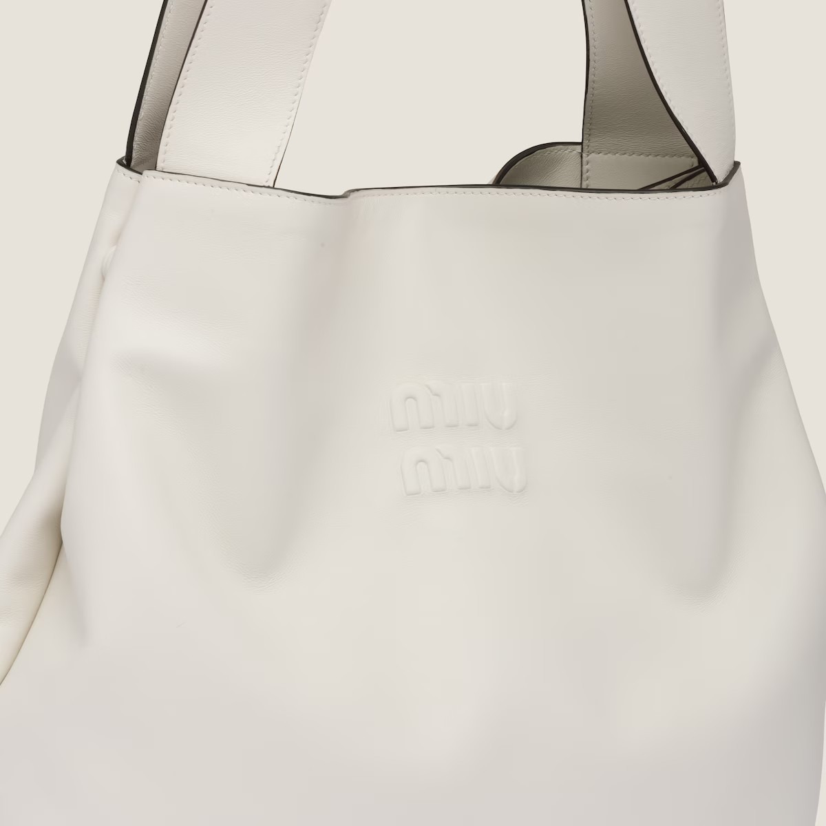 《送料無料》 MIU MIU Leather bag