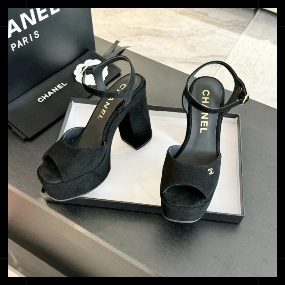 【落ち着いた大人の雰囲気漂う】CHANEL★サンダル