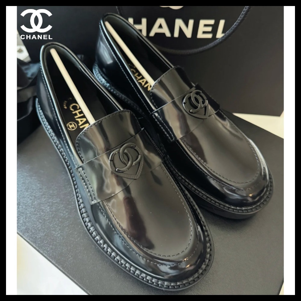 【シンプルな華やかさ♪】CHANEL ローファー