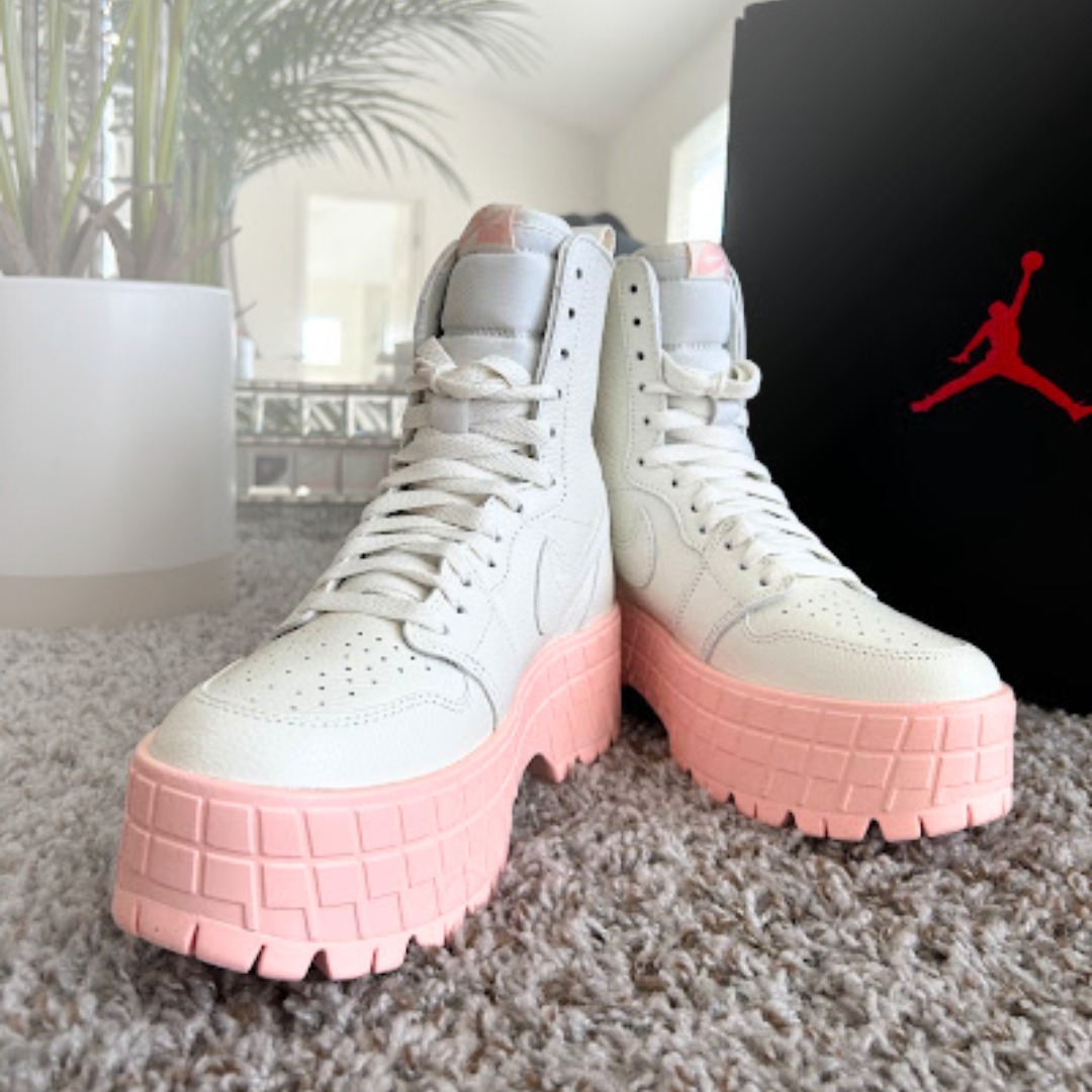 Nike【ナイキ】厚底！可愛い白×ピンク！スニーカーブーツ